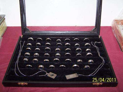 F0836 - LOT OF 41 Unisex Stainless Steel Rings & 2 x Pendants in Display Case