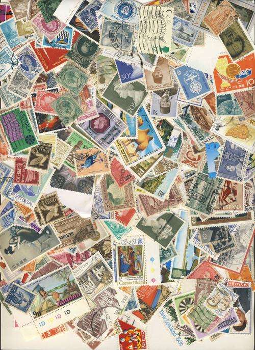 F2671 - Lot of +/- 300 Worldwide Stamps - (Mounted Mint & Used)