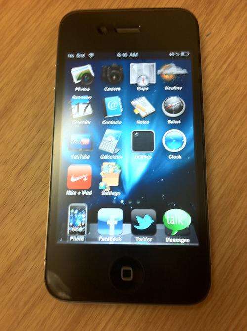 APPLE IPHONE 32GB GOOD CONDITION BLACK COMPLETE IN THE BOX UNDER WARRANTY