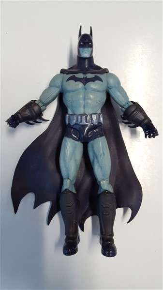 DC Direct Batman Arkham City - Batman (Detective Mode) Series 2 Collector Action Figure