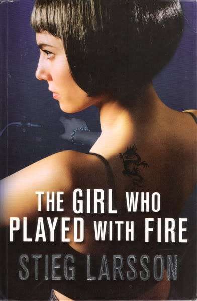 The Girl who Played with Fire by Stieg Larsson [Large Paperback]