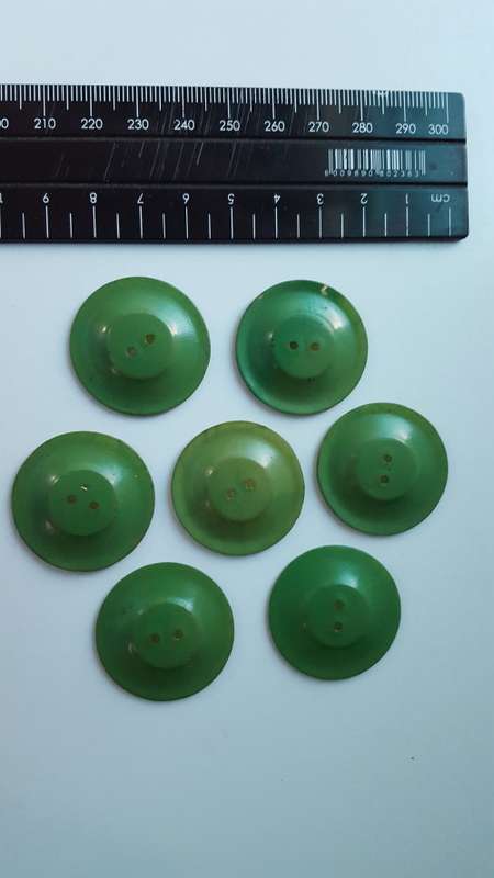 7 x Plastic Buttons