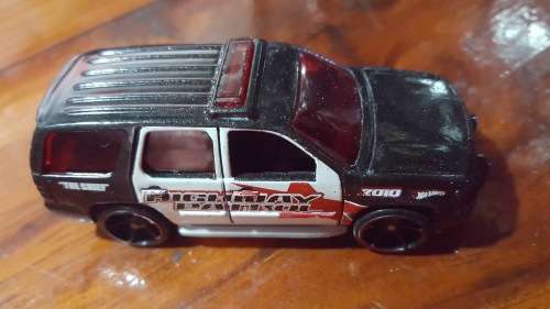 Hot Wheels - `07 Chevy Tahoe