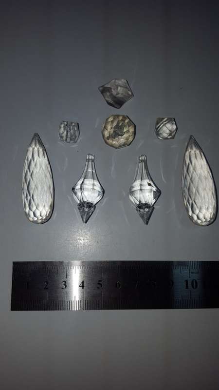 Cotume Jewellery Beads (x8)