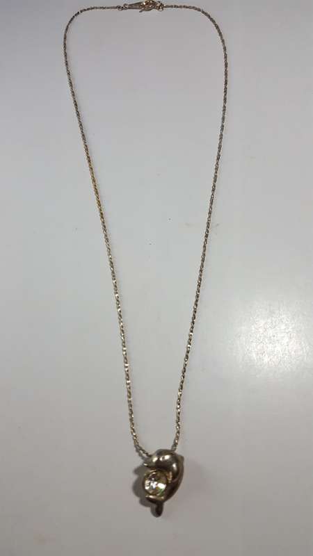Costume Jewellery Necklace (Dolphin Pendant)