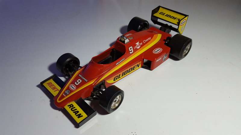 Bburago 1:24 Race Champion