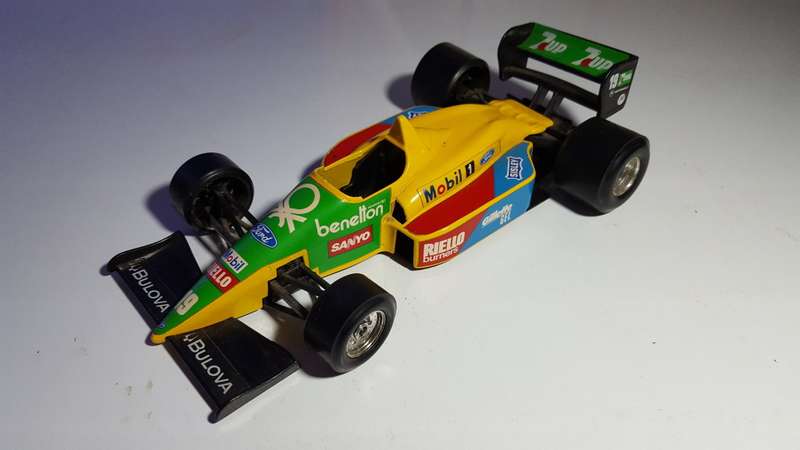 Bburago 1:24 Race Champion Ford