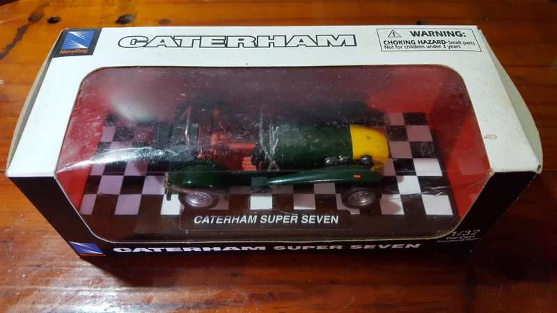 NewRay - Caterham Super Seven - 1:32 Die-Cast