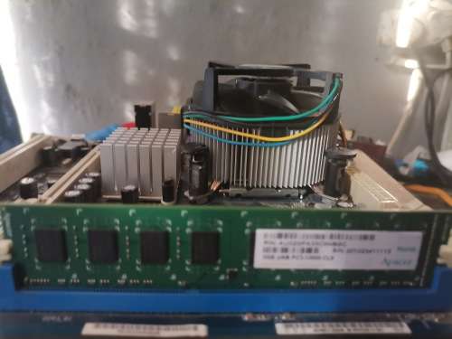ASROCK G41C-VS MOTHERBOARD DUALCORE CPU WITH FAN AND 2 GIG DDR3 RAM BUNDLE