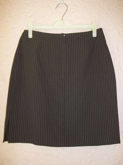 *** END OF YEAR SALE *** INWEAR INTERNATIONAL BROWN PIN STRIPED MINI SKIRT - Size 32