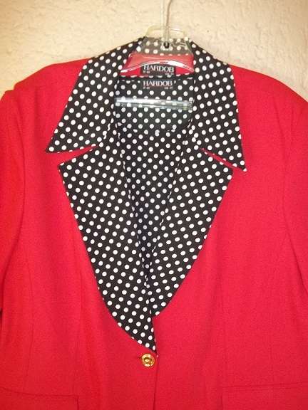 SOPHISTICATED AND STYLISH HARDOB 3 PIECE RED LINEN SUIT - SIZE 48 UK 22