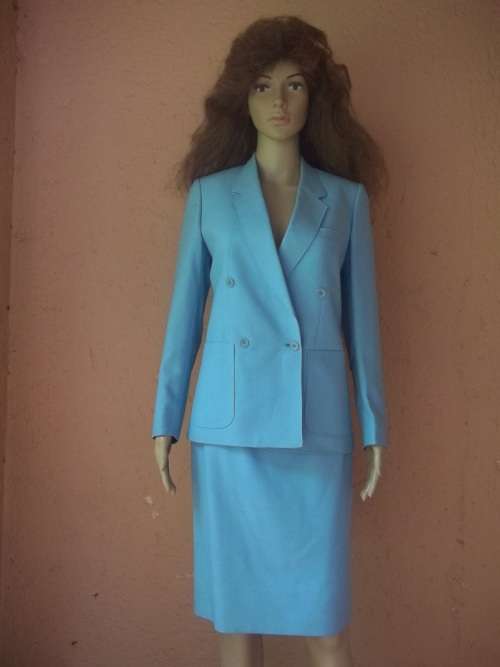 MISS CASSIDY VINTAGE - 3 PIECE LINEN SUIT COMPRISING JACKET, SKIRT AND PANTS - Size 32