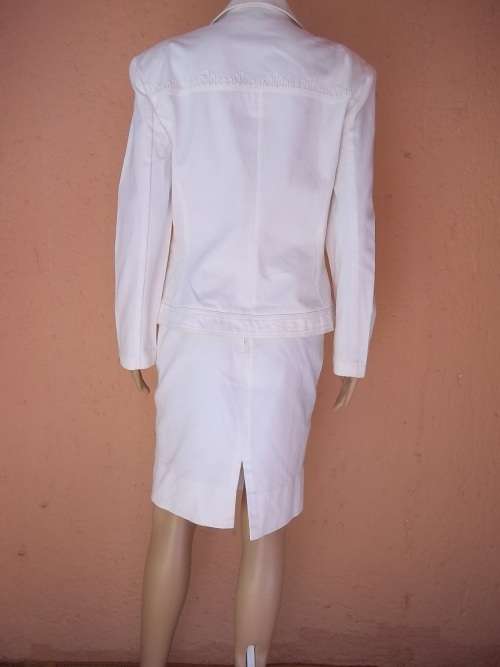 STUNNING WHITE SAFFRON SUIT WITH RHINESTONES -  SIZE 34