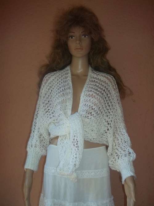 ***SUMMER SALE*** WHITE VERSATILE HAND KNITTED SHRUG - Size 34
