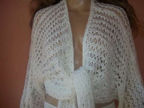 ***SUMMER SALE*** WHITE VERSATILE HAND KNITTED SHRUG - Size 34