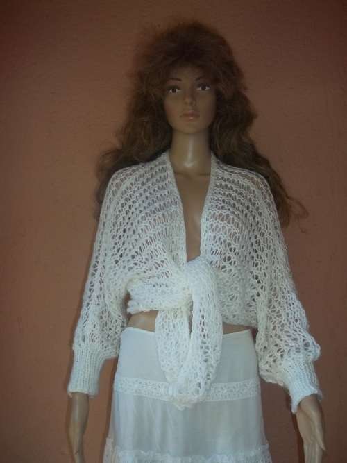 ***SUMMER SALE*** WHITE VERSATILE HAND KNITTED SHRUG - Size 34