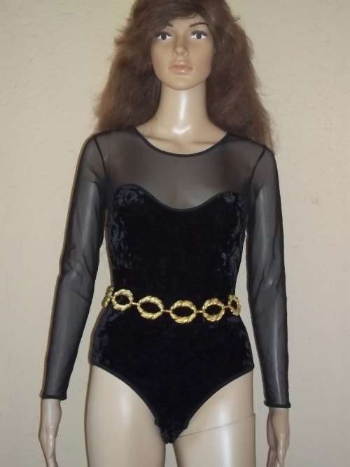 ***SUMMER SALE*** GOLD DISC / CHAIN VINTAGE BELT - SIZE - MEDIUM