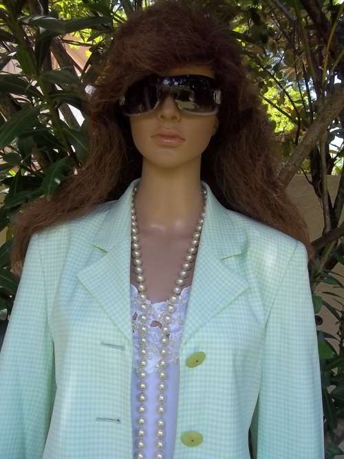 STUNNING GREEN GINGHAM SUIT FROM QUEENSPARK   - SIZE 34 / 36