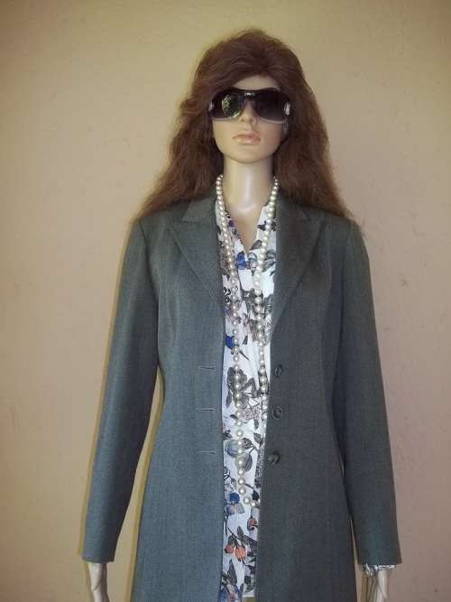 NEW CONDITION MISS CASSIDY VINTAGE FAWN PURE NEW WOOL PANTSUIT - SIZE 34 ( 10 )