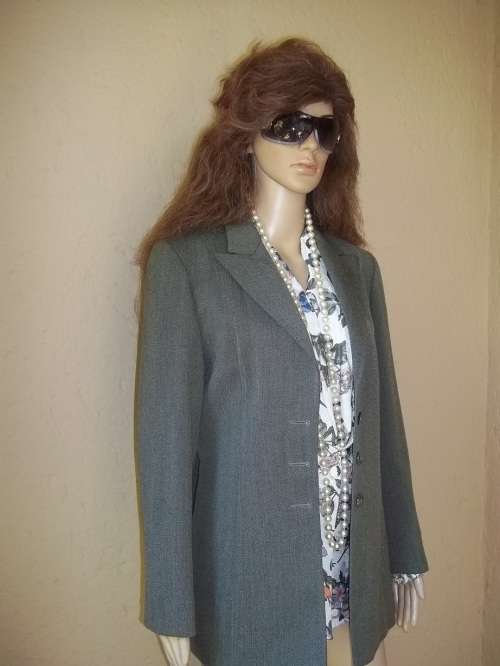 NEW CONDITION MISS CASSIDY VINTAGE FAWN PURE NEW WOOL PANTSUIT - SIZE 34 ( 10 )