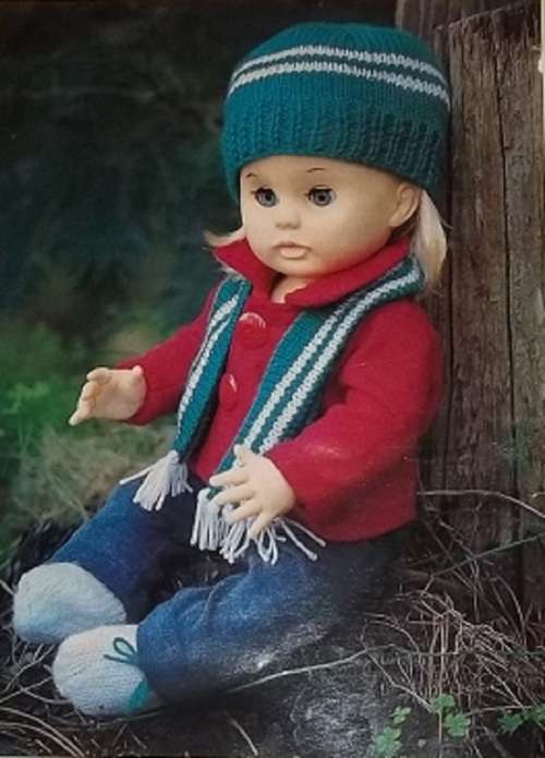 WINTER WARDROBE- TO FIT 43 cm FIRST LOVE DOLL - HAT, SCARF & BOOTEES FROM WOMAN'S VALUE JULY 1996