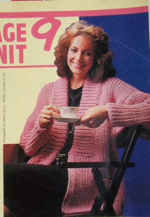 VERSATILE LADIES JACKET KNITTED WITH PATONS BEEHiVE CHUNKY- TO FIT 81 - 107  cm