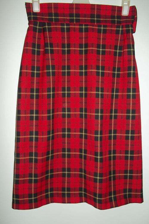 Red Tartan Kelso Skirt - Size 32 (8)