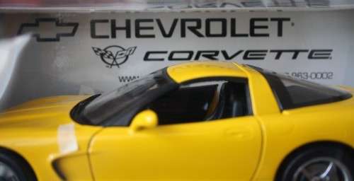 UT Models 1:18 Scale - Chevrolet Corvette C5
