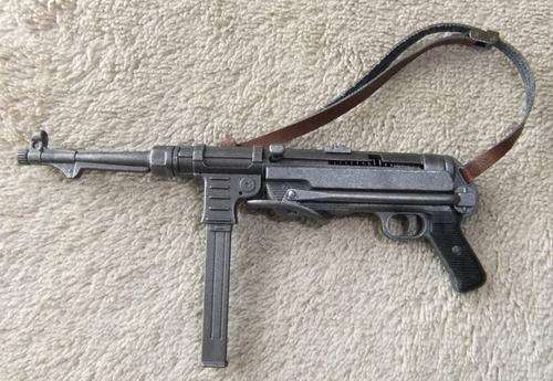 Dragon - 1/6th Scale - WW2 - GERMAN MP40 Machine Pistol - Loose!!