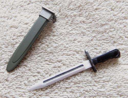 DID Dragon - 1/6th Scale - WW2 German Bayonet (METAL) - Loose!!