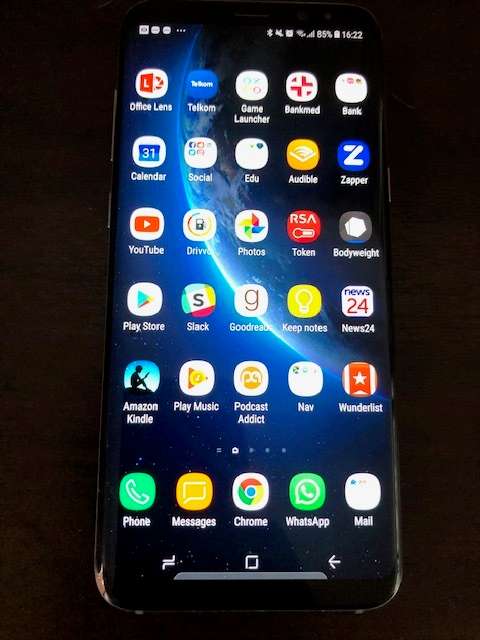 Used Samsung Galaxy S8+ and Samsung Gear VR 2