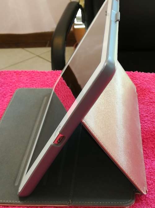 Ipad Pro latest addition 9.7 inch 32gb wifi only Rose Gold 7 months old, No scratches!!!!