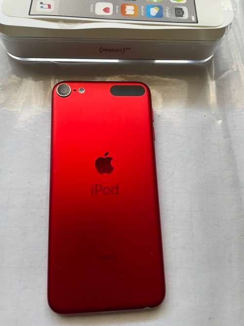APPLE IPOD TOUCH 7TH GEN|A2178| RED ***LIKE NEW** WITH ALL ACCESSORIES