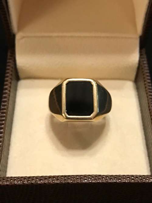 Gold K9 with onyx