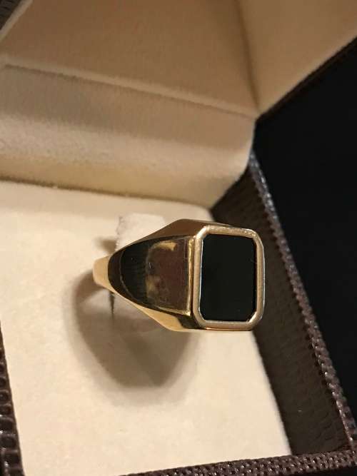 Gold K9 with onyx