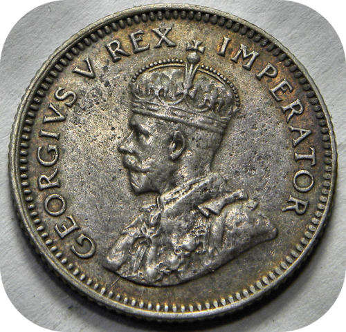 Bargain 1933 SA Union:  The rare Sixpence 6d below R250!!