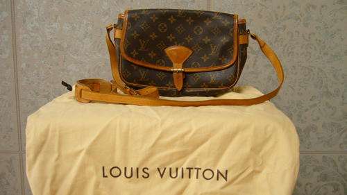 Louis Vuitton messenger Bag Monogram 100% Authentic !!