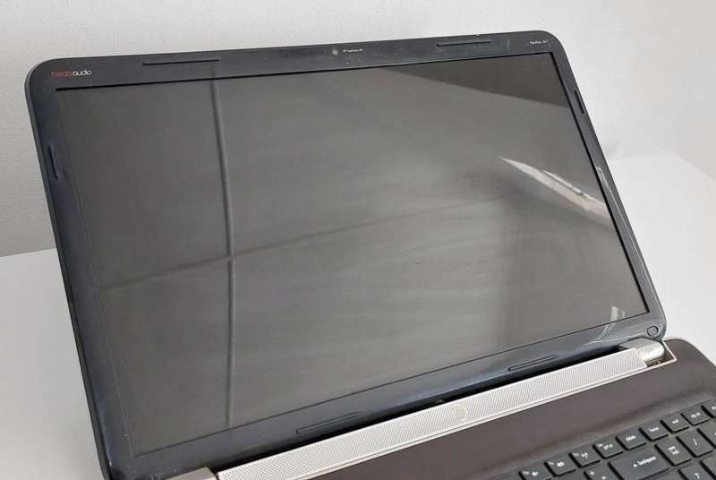 HP Pavilion DV7 17 inch Laptop - For Parts/Repair