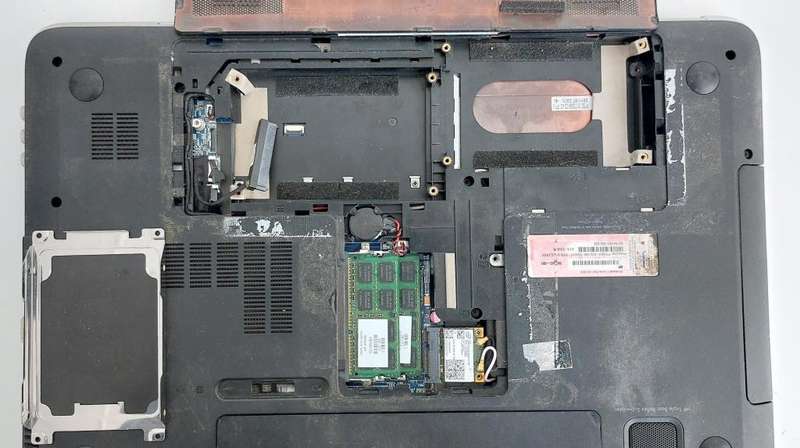 HP Pavilion DV7 17 inch Laptop - For Parts/Repair
