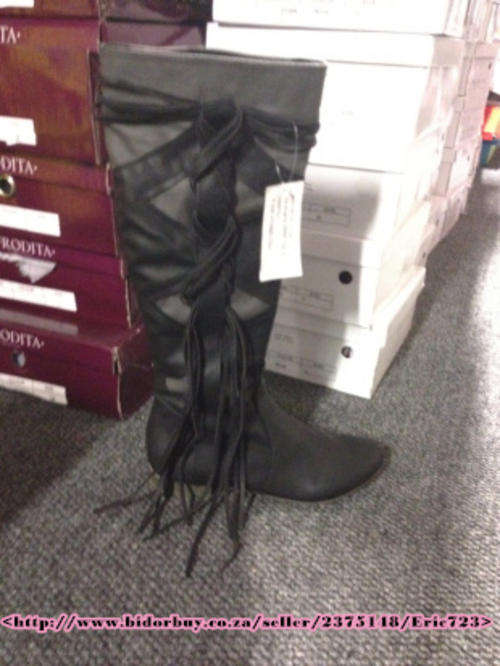 *Save more this winter* *Rock* stunning  flat Boot Black / Brown