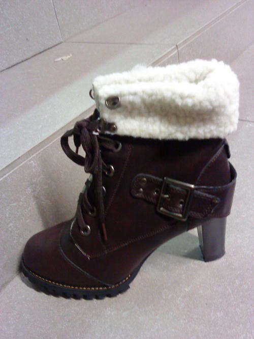 Retro Style Buckled Ankle Boot, women / lady shoe