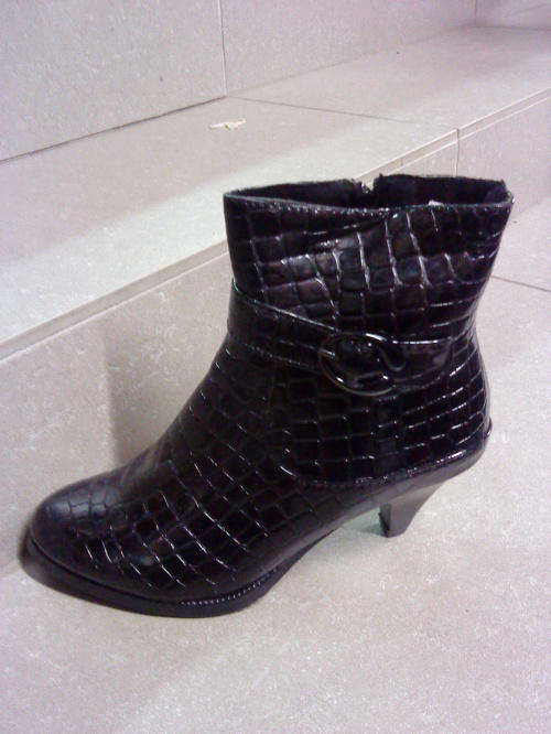 Buckled low heel Ankle Boot Women / Lady shoe