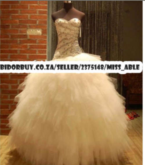 *Special*  Gorgeous Diamanted Strapless Lace Wedding Dress