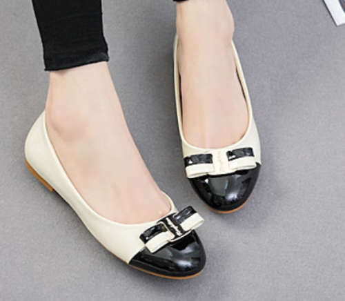 **HOT SALE ** Limited Stock Stunning Patent Flat Pump with Bow in Black / Blue size 2.5-5.5 ONLY