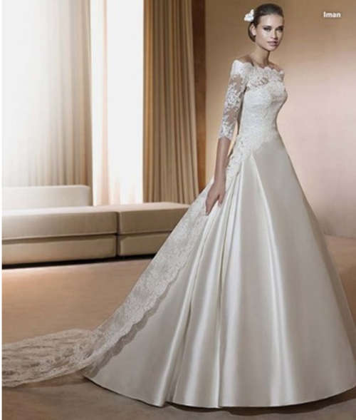 Gorgeous Lace Long Tail Bridal Gown Wedding Dress with Free Veil