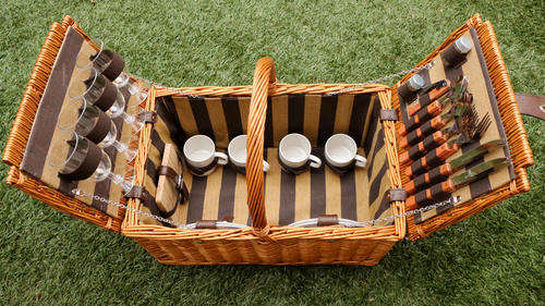 Picnic Basket - Wicker (4 person)