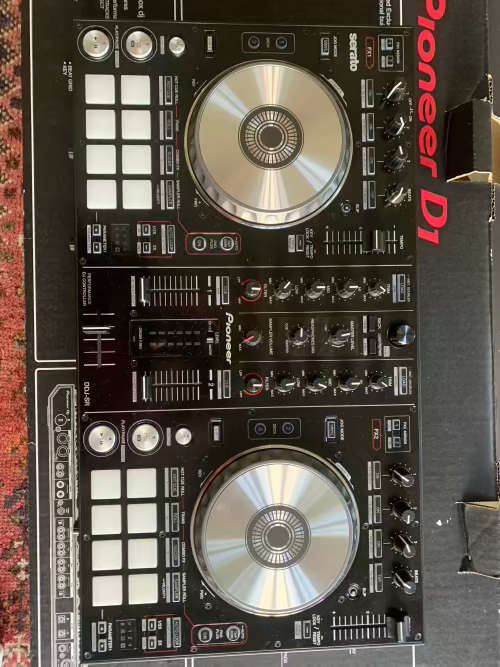 Pioneer DJ DJ Controller, Black (DDJSR)