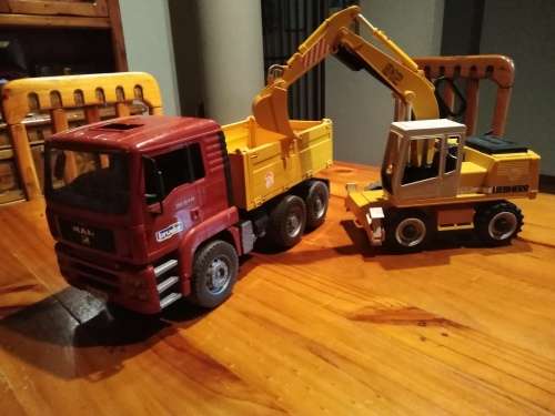 Tipper and Excavator