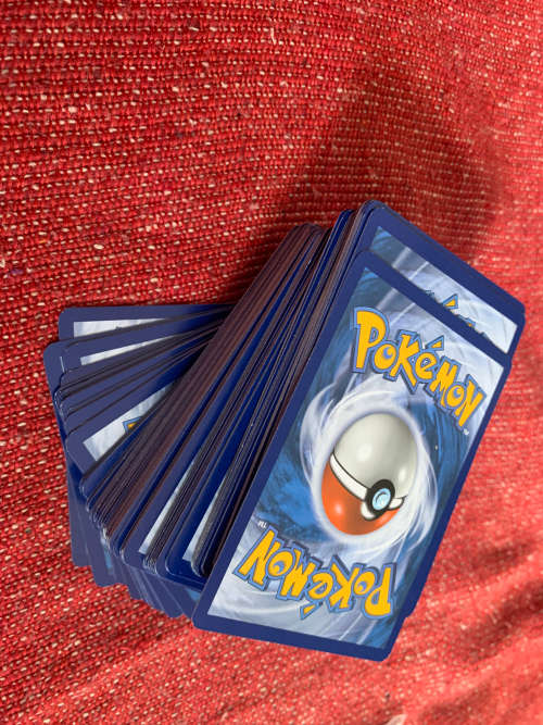 Random Lot of Pokemom cards