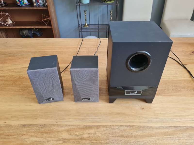 Genius 2.1 Speaker System